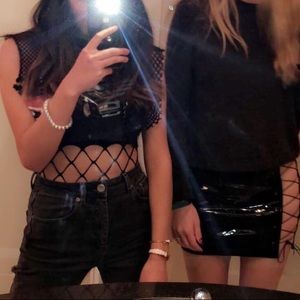 [LF] vintage mesh and chain crop top w car motif